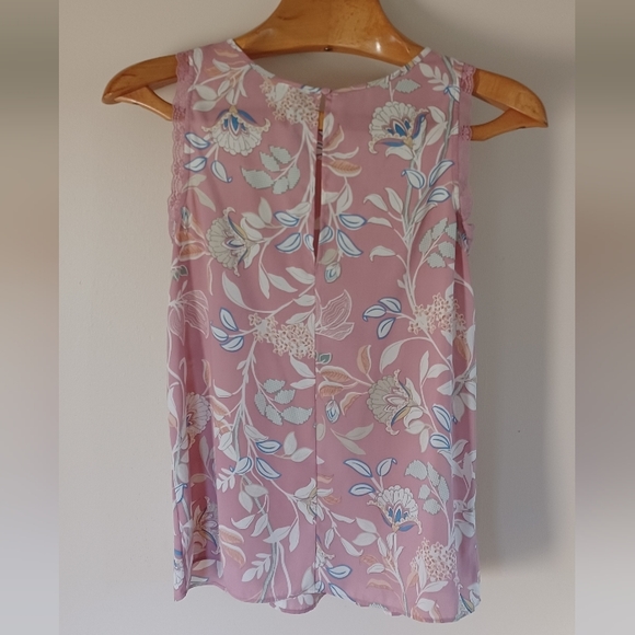 BUNDLE 2 FOR $10 Lauren Conrad Sleeveless Blouse - Picture 2 of 5